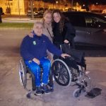 Fotografía donación silla de ruedas