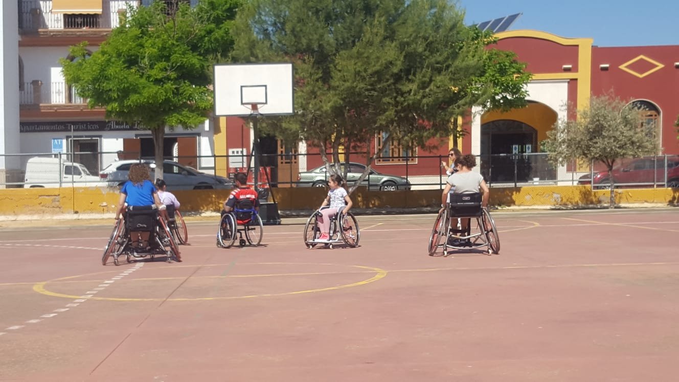 Fotografía Federación Alma charla de accesibilidad en CEIP San Plácido de Sevilla